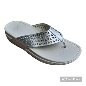Fitflop silver metallic laser cut tone up flip-flop sandals